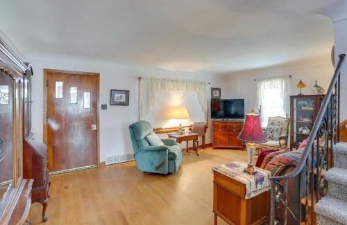 Port Clinton House | Cozy Retreat with Screened-In Porch Near Lake Erie