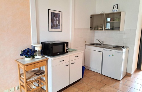 Le Pouldu Apartment | Tranquil Gîte in Englancourt with Oceanfront Terrace
