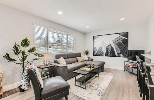 Lamar Heights Area House | Relaxing 4BR Retreat Near Downtown Denver, Pet-Friendly Stay