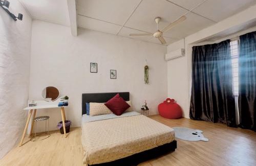 Central Seberang Perai House | Exceptional Stay Near Aeon Alma with Netflix Amenities