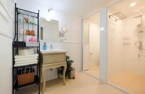 Khlong San House | HOME175 Peaceful 2BR near BTS & IconSiam