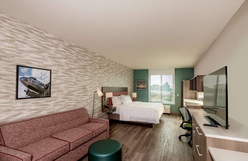 March Air Reserve Base Hotel | Eco-Friendly Home2 Suites by Hilton Riverside with Pool