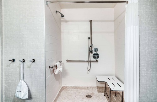 March Air Reserve Base Hotel | Eco-Friendly Home2 Suites by Hilton Riverside with Pool