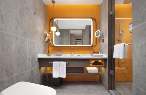 Jianggan Hotel | Discover Home2 Suite by Hilton Near Hangzhou East Station