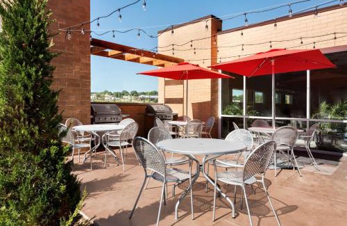 Menomonee Falls Hotel | Pet-Friendly Home2 Suites in Menomonee Falls, Milwaukee