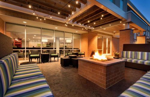 Menomonee Falls Hotel | Pet-Friendly Home2 Suites in Menomonee Falls, Milwaukee