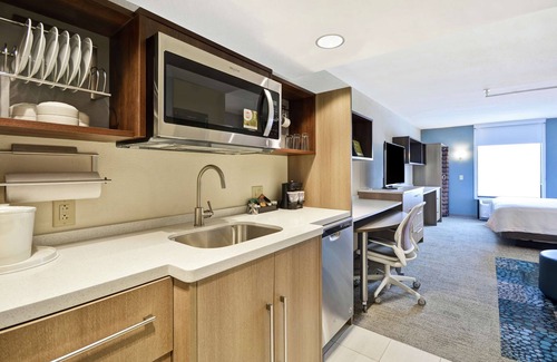 South Portland Hotel | Convenient Home2 Suites by Hilton near Portland Airport