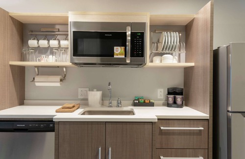 West Newton Hotel | Eco-Friendly Home2 Suites by Hilton Indianapolis Airport