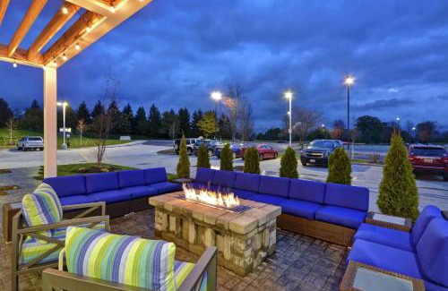 Alpine Center Hotel | Discover Home2 Suites by Hilton Grand Rapids North