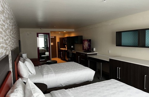 Hinesville Hotel | Convenient Home2 Suites by Hilton Hinesville with Pool & Breakfast