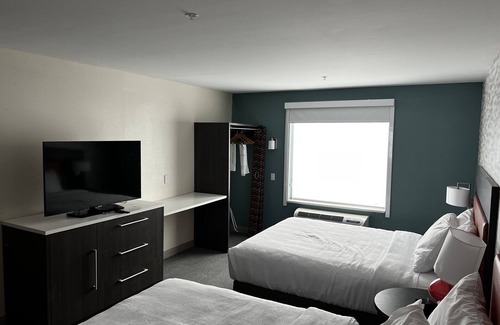 Hinesville Hotel | Convenient Home2 Suites by Hilton Hinesville with Pool & Breakfast