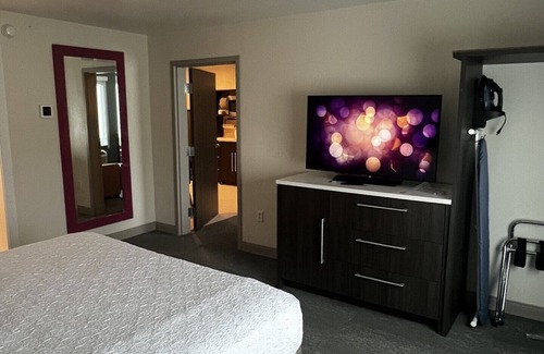 Hinesville Hotel | Convenient Home2 Suites by Hilton Hinesville with Pool & Breakfast