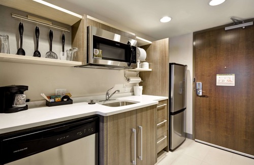 Shawnee Heights Hotel | Eco-Friendly Retreat at Home2 Suites Kansas City Medical Center