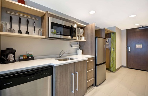 Shawnee Heights Hotel | Eco-Friendly Retreat at Home2 Suites Kansas City Medical Center