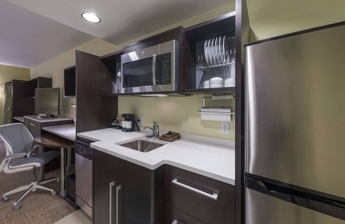 Crossroads Arts District Hotel | Inviting Home2 Suites by Hilton Kansas City Downtown Escape