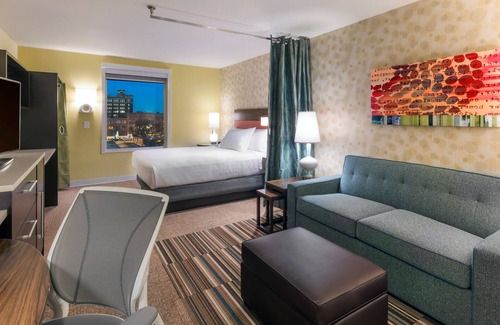 Crossroads Arts District Hotel | Inviting Home2 Suites by Hilton Kansas City Downtown Escape