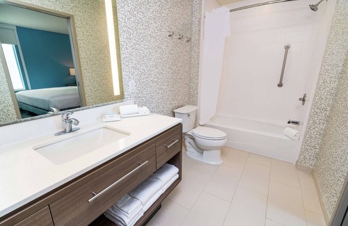Far North Central Hotel | Relax at Home2 Suites by Hilton San Antonio with Pool & Breakfast