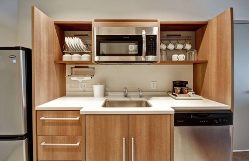 Springfield Hotel | Exceptional Home2 Suites by Hilton Springfield North Awaits