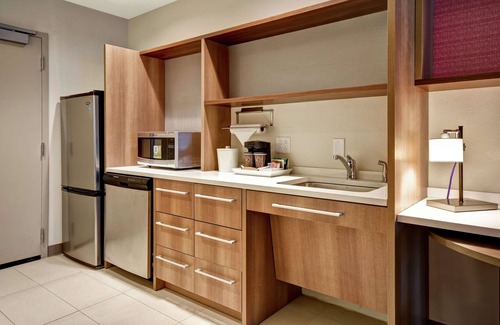 Springfield Hotel | Exceptional Home2 Suites by Hilton Springfield North Awaits