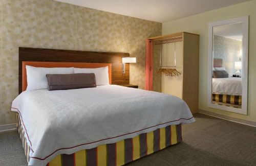 McDonough Hotel | Comfortable Home2 Suites by Hilton, Pet-Friendly Retreat