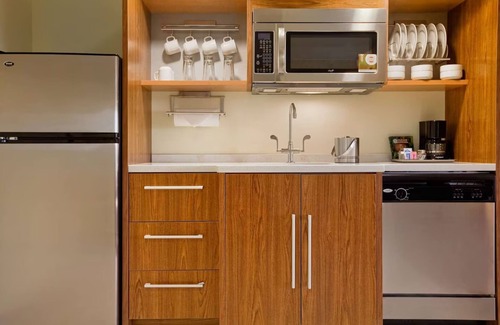 Aberdeen Hotel | Comfortable Home2 Suites in Aberdeen, MD with Pool & Breakfast
