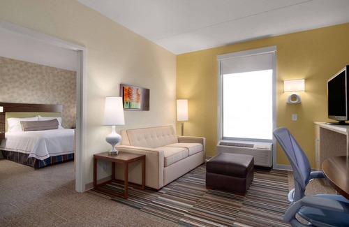 Aberdeen Hotel | Comfortable Home2 Suites in Aberdeen, MD with Pool & Breakfast
