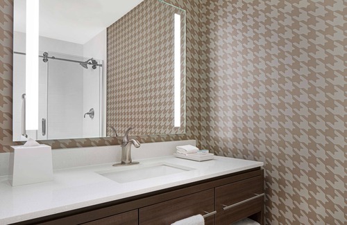 Carlsbad Hotel | Stylish Home2 Suites by Hilton in Carlsbad, NM - Rated 9.4