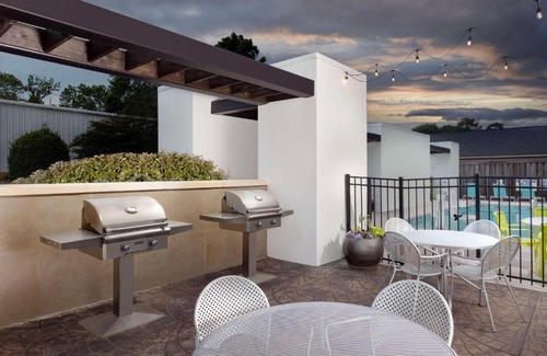 North Charleston Hotel | Pet-Friendly Home2 Suites by Hilton near Charleston Airport
