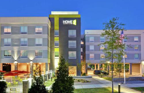 Piper Glen Estates Hotel | Discover Home2 Suites by Hilton Charlotte Piper Glen