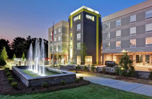 Piper Glen Estates Hotel | Discover Home2 Suites by Hilton Charlotte Piper Glen