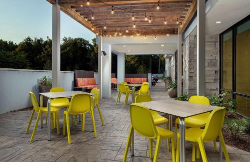 Columbia Hotel | Pet-Friendly Home2 Suites Near Fort Jackson with Pool