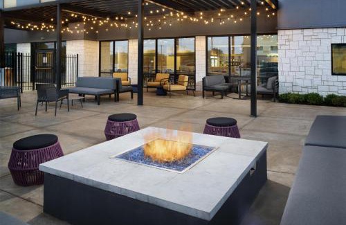 Buckner Terrace - Everglade Park Hotel | Discover Home2 Suites By Hilton Dallas East with Pool Access