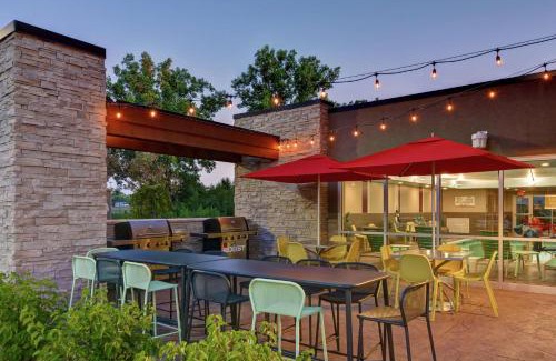Dayton Hotel | Convenient Home2 Suites in Dayton Vandalia with Pool