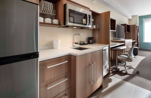 Downtown Denver Hotel | Comfortable Home2 Suites in Denver with Family-Friendly Amenities