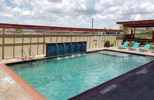 Edinburg Hotel | Pet-Friendly Retreat at Home2 Suites By Hilton Edinburg