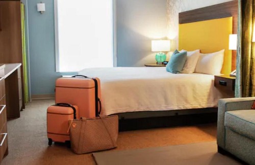 Elkhart Hotel | Inviting Home2 Suites By Hilton Elkhart with Pool & Dining