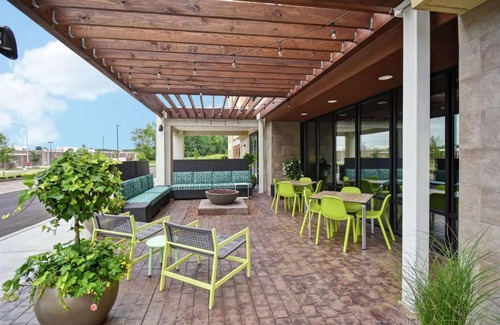 Frankfort Hotel | Discover Home2 Suites by Hilton Frankfort - Pet Friendly & Pool