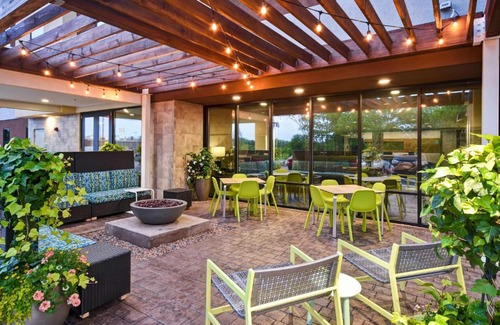 Frankfort Hotel | Discover Home2 Suites by Hilton Frankfort - Pet Friendly & Pool