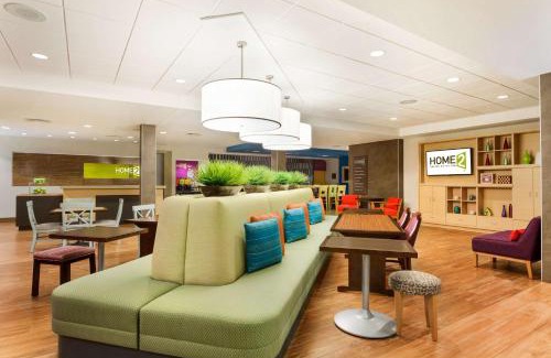 Fargo Hotel | Pet-Friendly Home2 Suites by Hilton Fargo with Pool Access