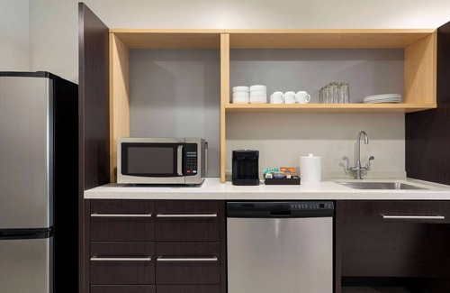 Florence Hotel | Comfortable Home2 Suites with Pool & Family-Friendly Amenities