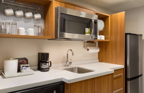 Glendale Sports and Entertainment District Hotel | Eco-Friendly Home2 Suites by Hilton Glendale - Westgate