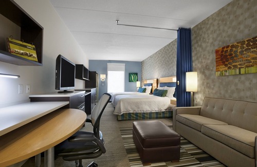Goldsboro Hotel | Inviting Home2 Suites by Hilton Goldsboro with Pool & Breakfast