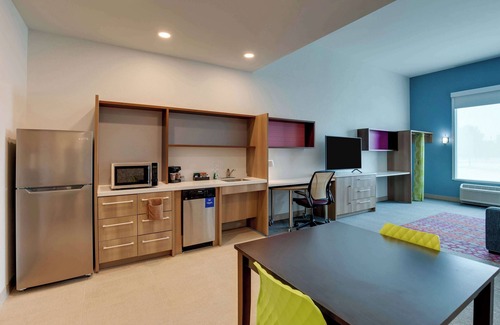 Hammond Hotel | Relax at Home2 Suites by Hilton Hammond - Family-Friendly Stay