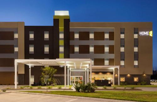 The Fountains Hotel | Pet-Friendly Home2 Suites by Hilton Houston Stafford