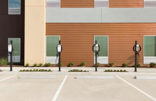 The Fountains Hotel | Pet-Friendly Home2 Suites by Hilton Houston Stafford