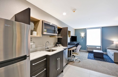 Jackson Hotel | Top-Rated Home2 Suites by Hilton Jackson with Pool & Breakfast