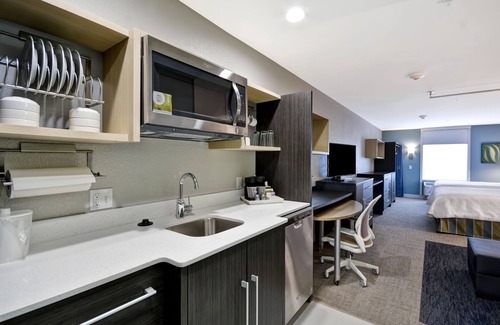Jackson Hotel | Top-Rated Home2 Suites by Hilton Jackson with Pool & Breakfast