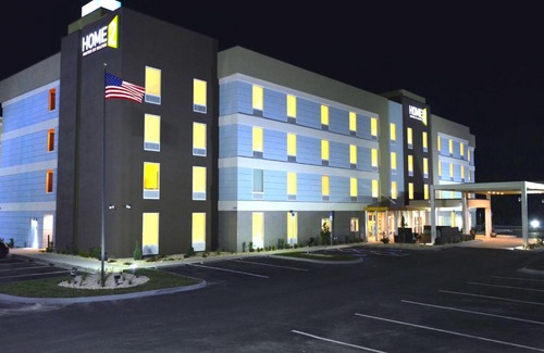Lake City Hotel | Explore Home2 Suites by Hilton Lake City - Pet Friendly Stay