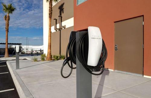 Sovana Hotel | Family-Friendly Home2 Suites in Las Vegas - Rated 8.6/10