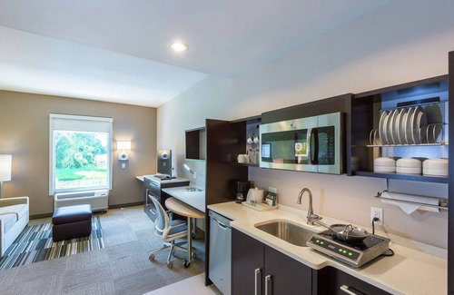 Lake City Hotel | Top-Rated Home2 Suites by Hilton Lake City with Pool & Spa